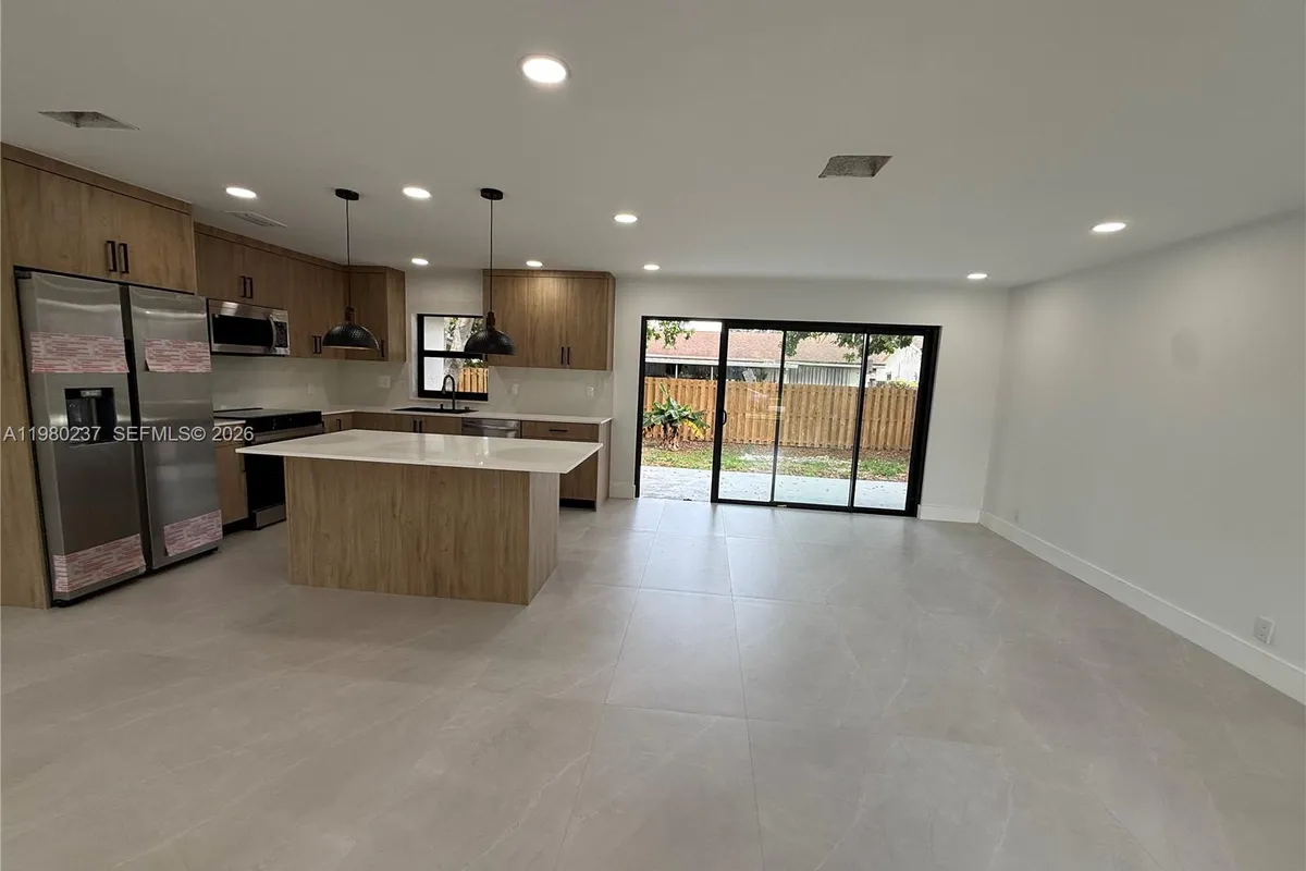 4020 NW 93rd Way, Sunrise FL 33351