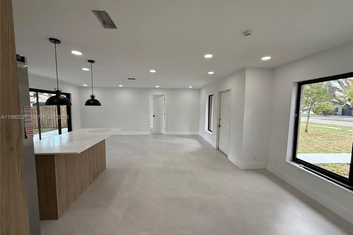 4020 NW 93rd Way, Sunrise FL 33351