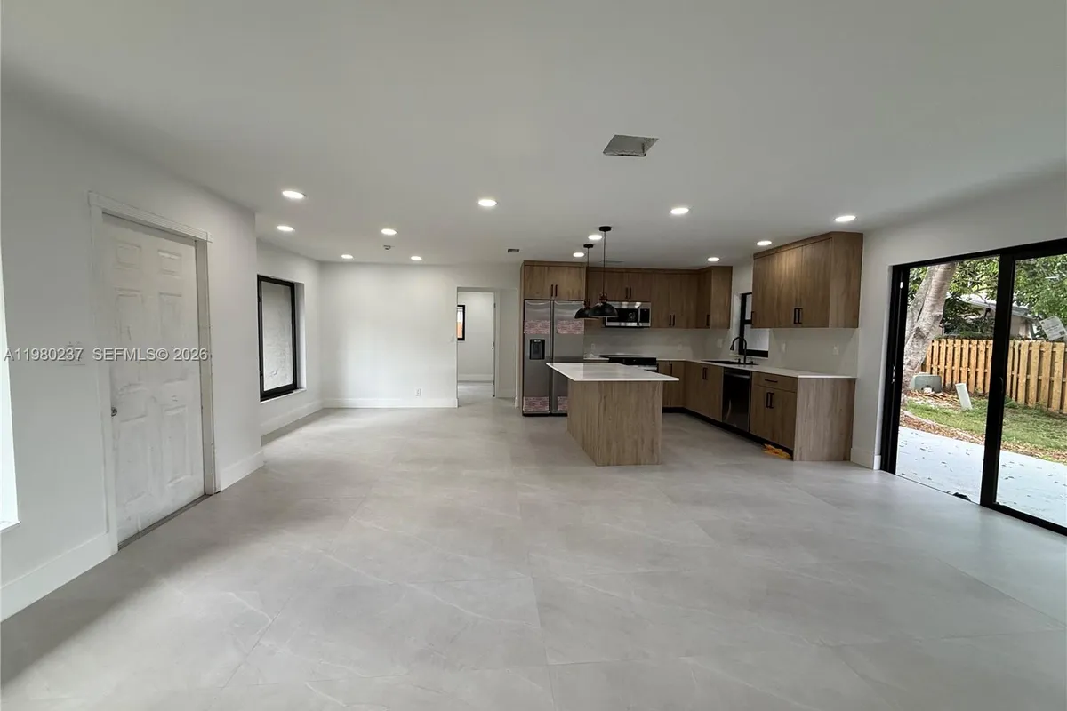 4020 NW 93rd Way, Sunrise FL 33351