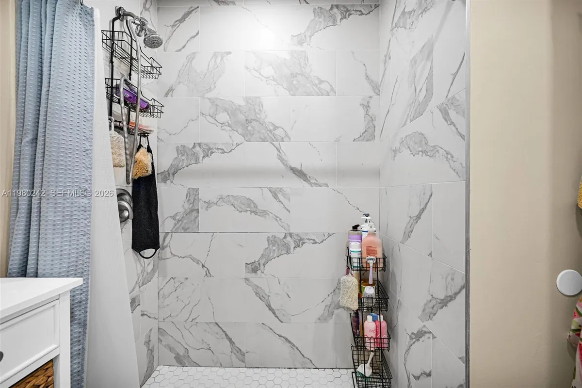 1811 Utopia Dr, Miramar FL 33023