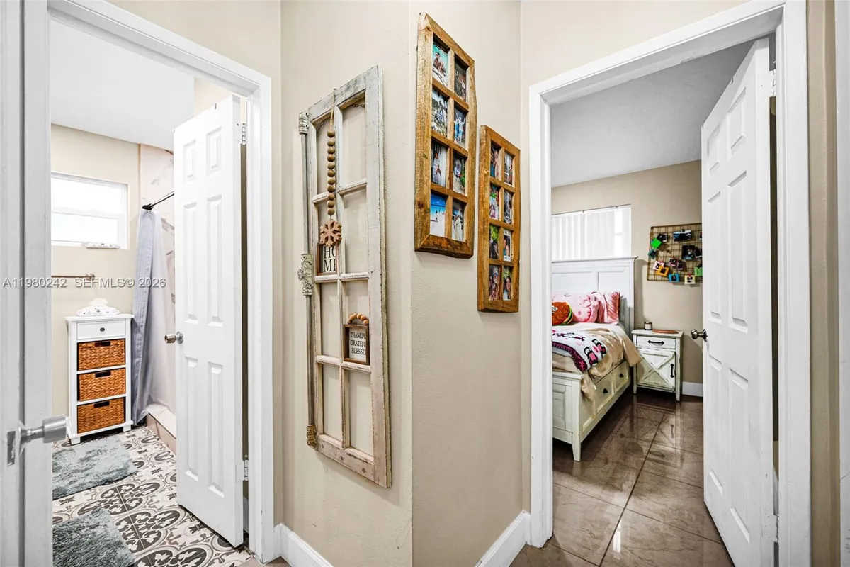 1811 Utopia Dr, Miramar FL 33023