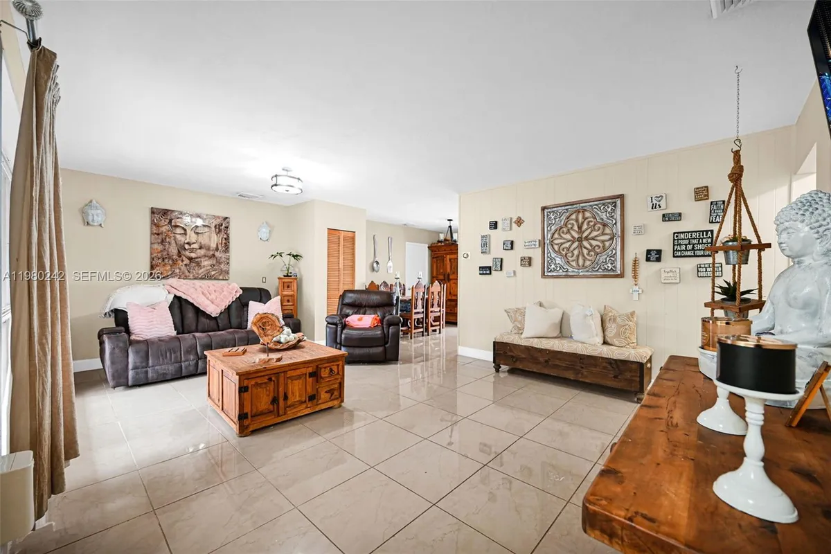 1811 Utopia Dr, Miramar FL 33023