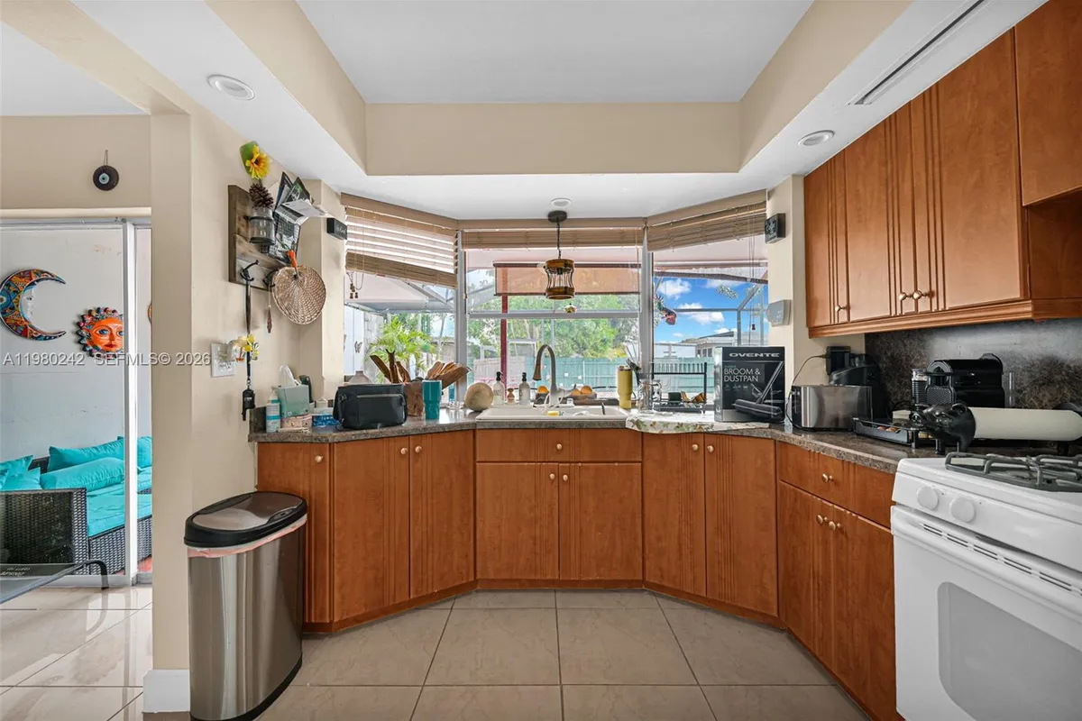 1811 Utopia Dr, Miramar FL 33023