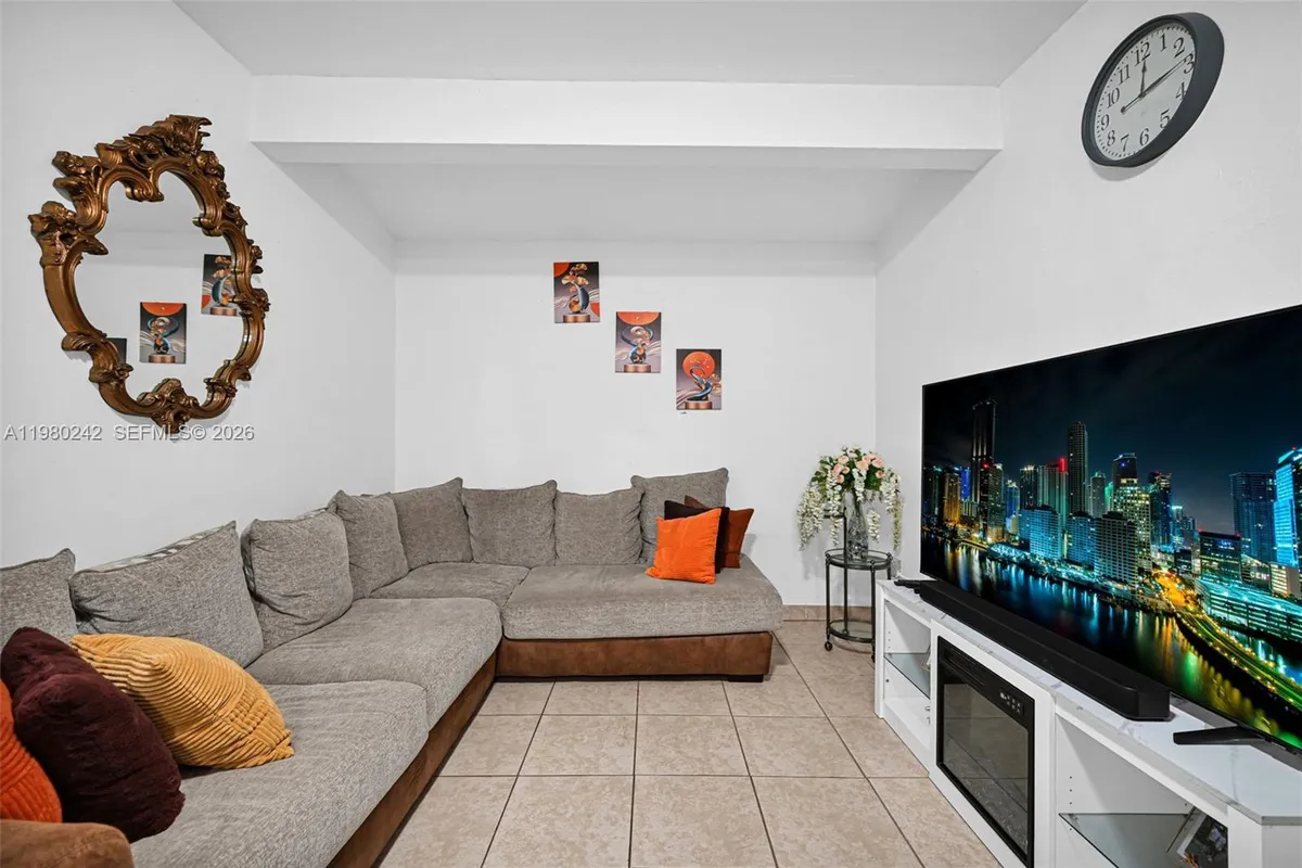 1811 Utopia Dr, Miramar FL 33023