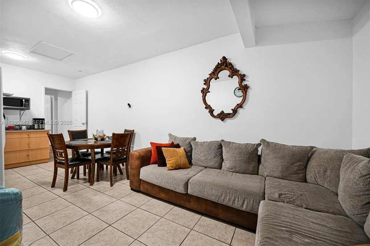 1811 Utopia Dr, Miramar FL 33023