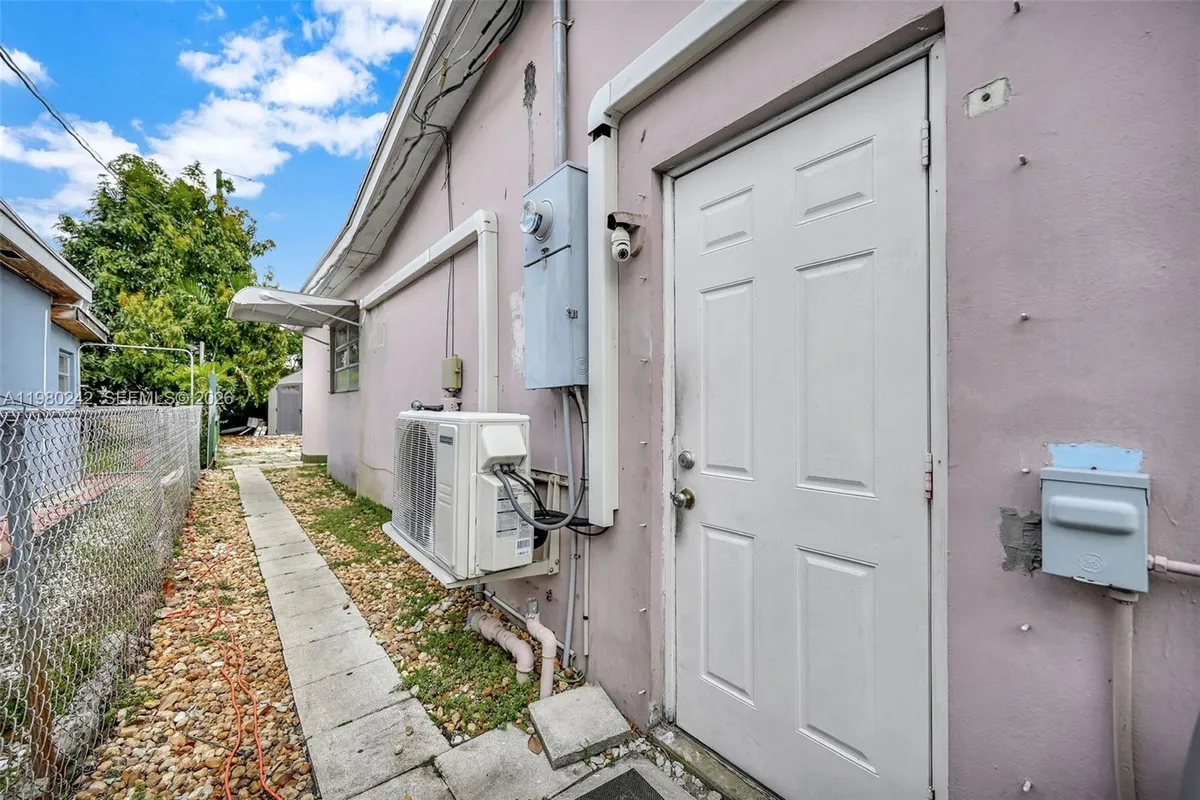 1811 Utopia Dr, Miramar FL 33023