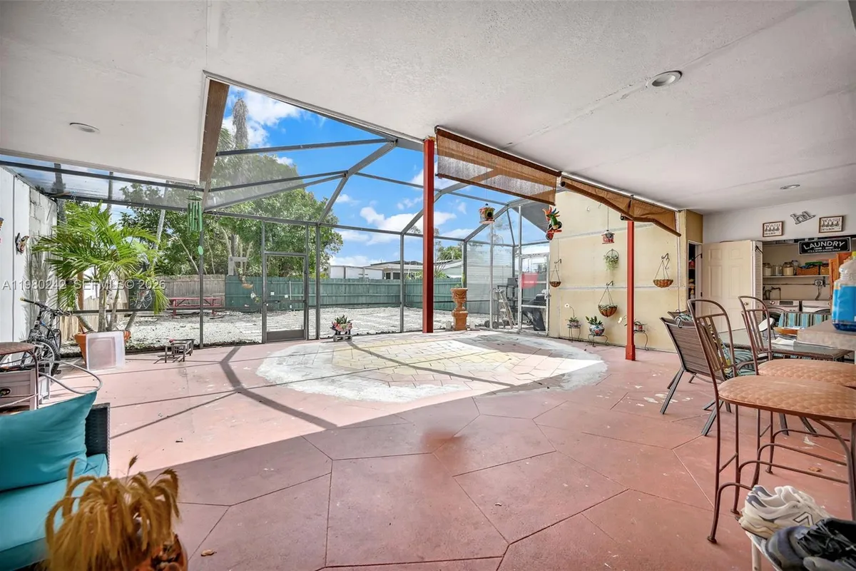 1811 Utopia Dr, Miramar FL 33023