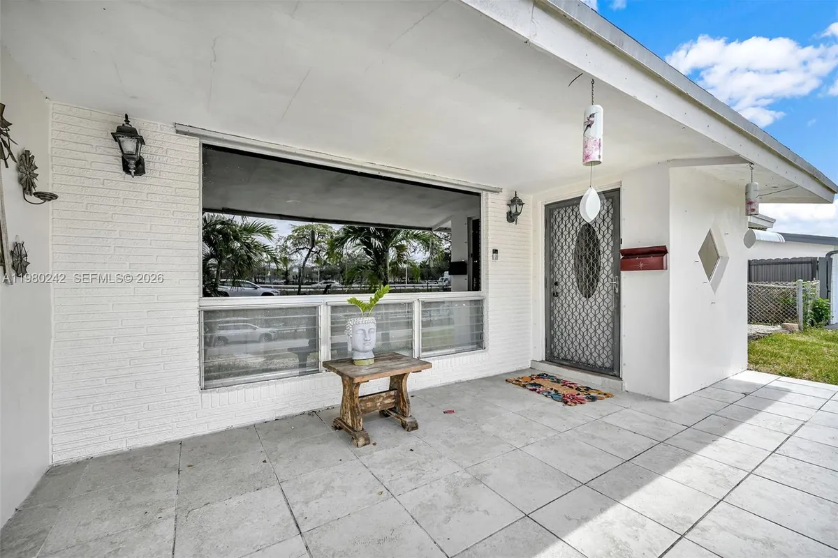 1811 Utopia Dr, Miramar FL 33023