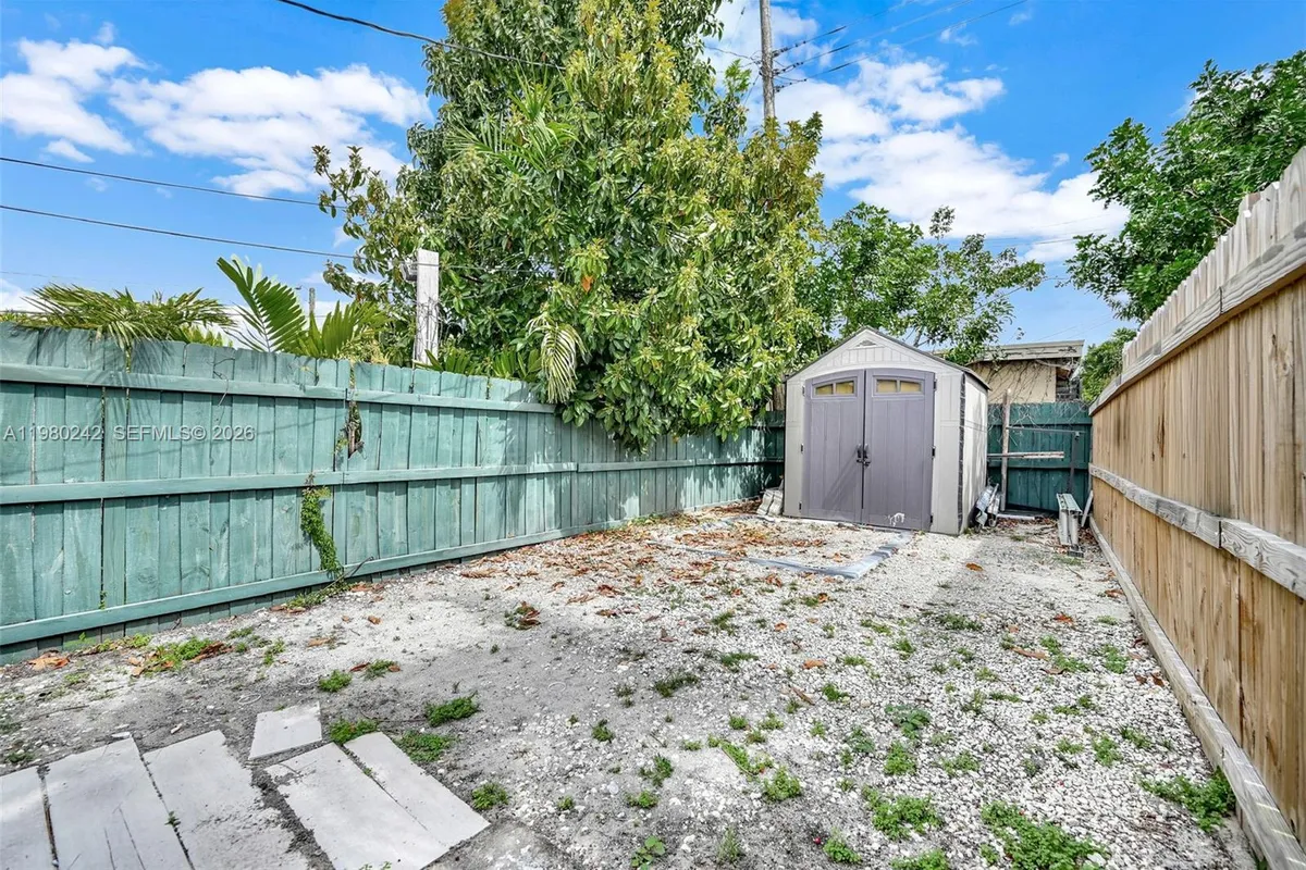 1811 Utopia Dr, Miramar FL 33023