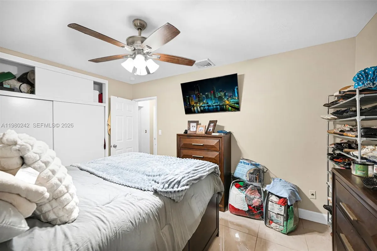 1811 Utopia Dr, Miramar FL 33023