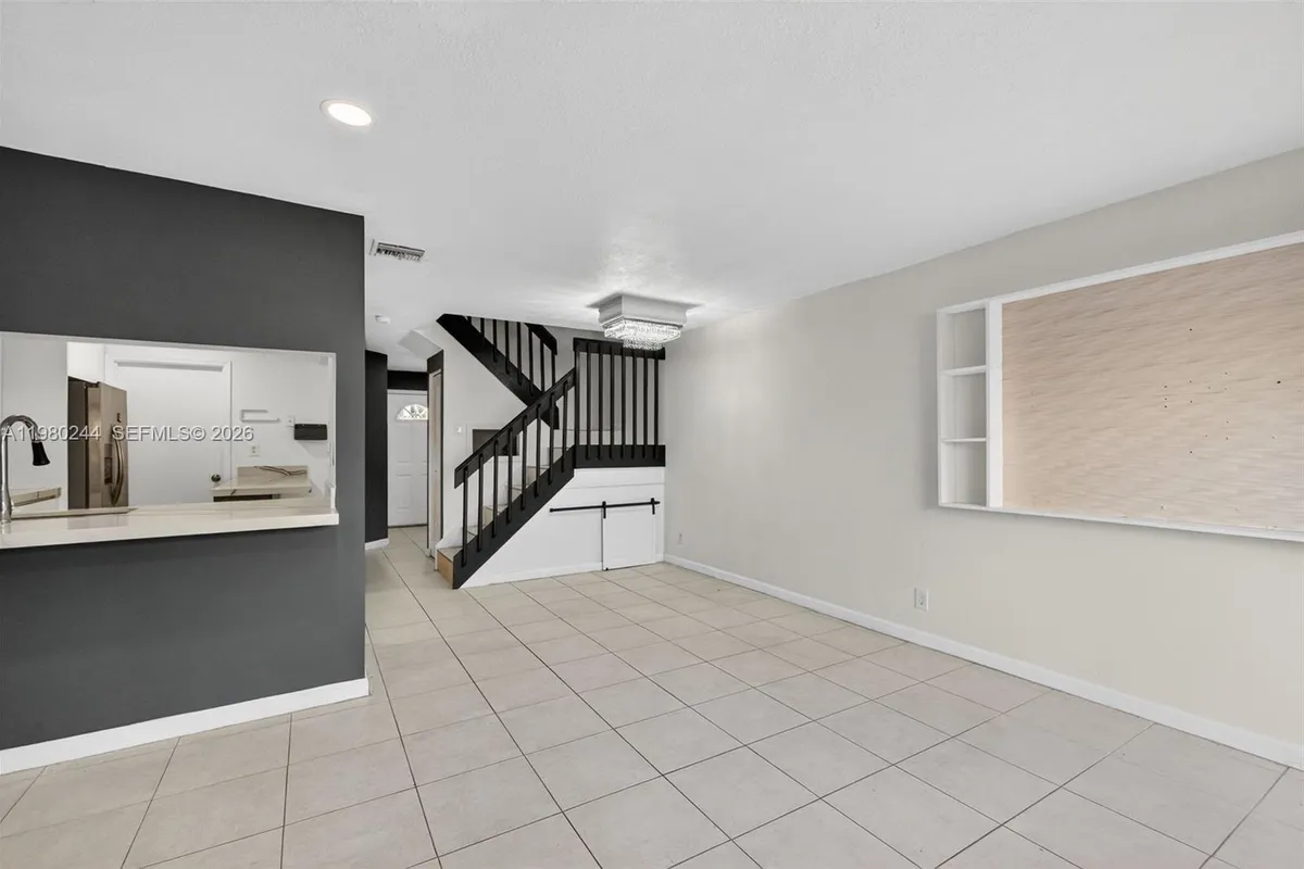 5843 Woodlands Blvd, Tamarac FL 33319