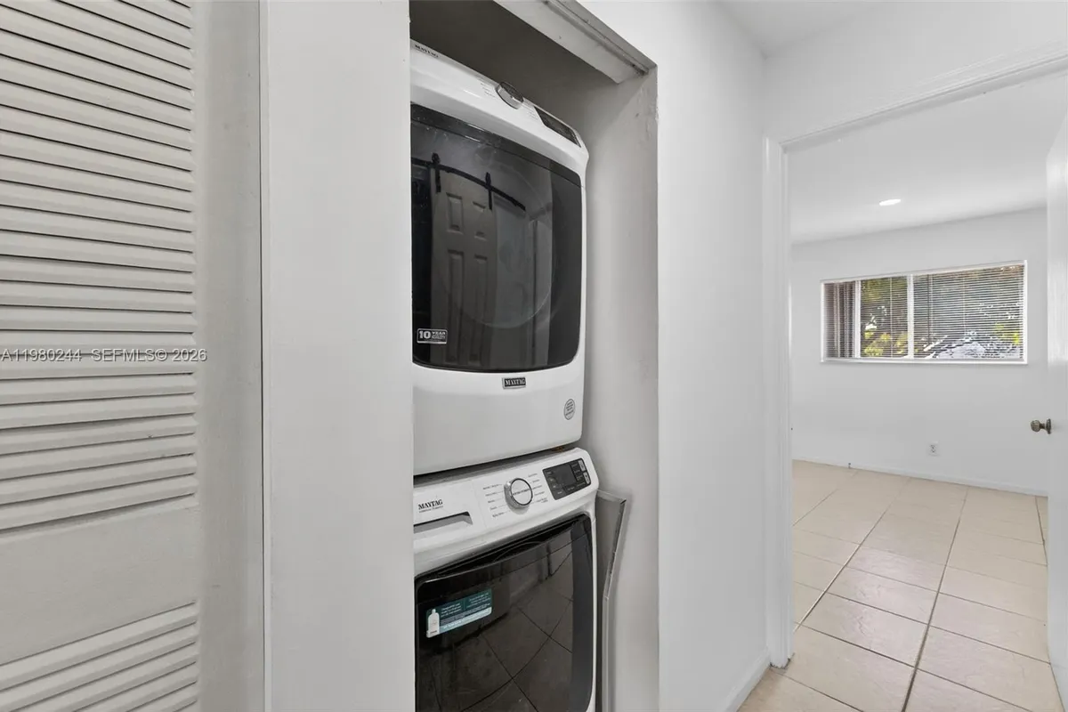 5843 Woodlands Blvd, Tamarac FL 33319