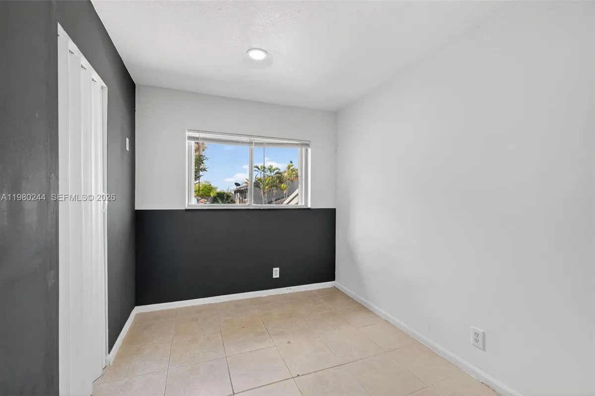 5843 Woodlands Blvd, Tamarac FL 33319