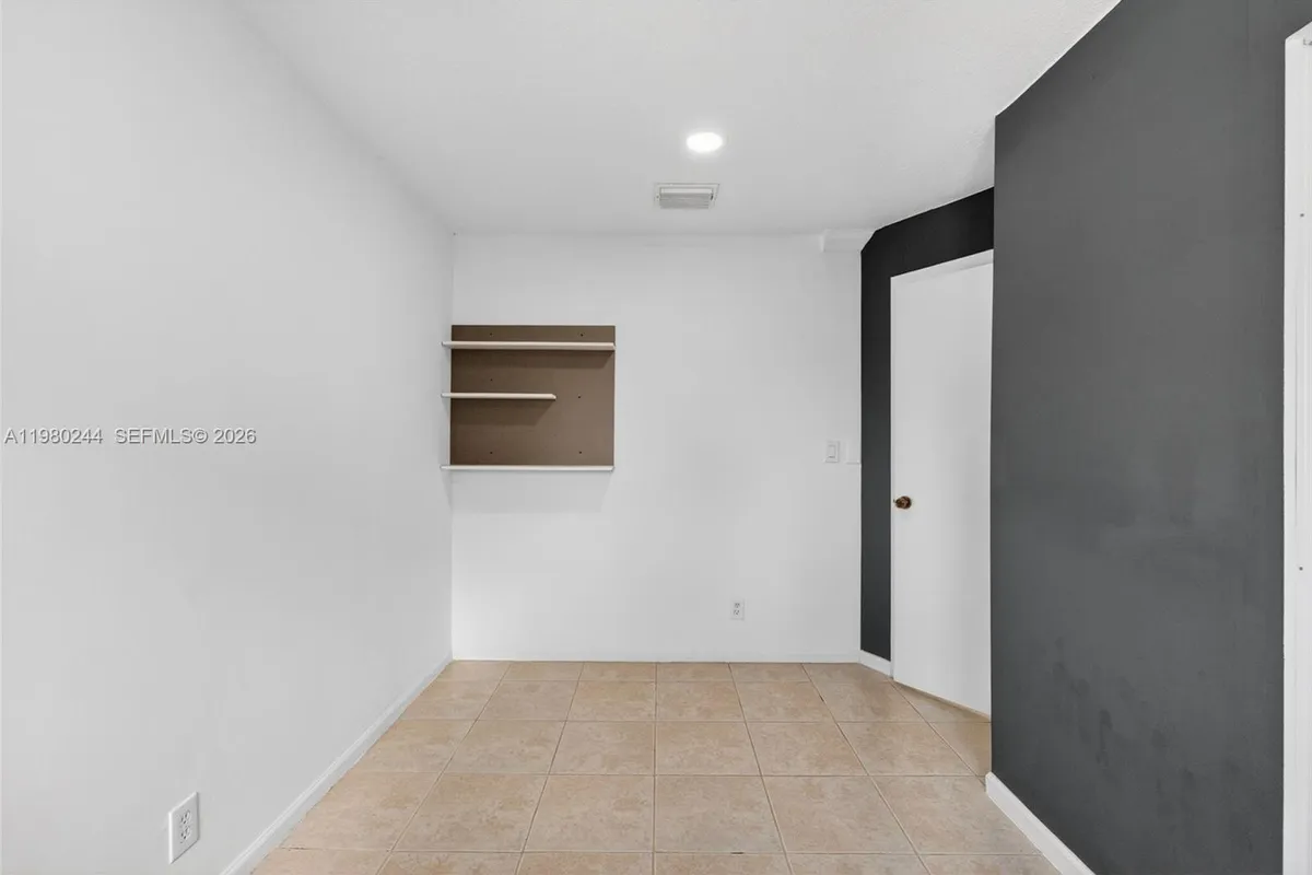 5843 Woodlands Blvd, Tamarac FL 33319