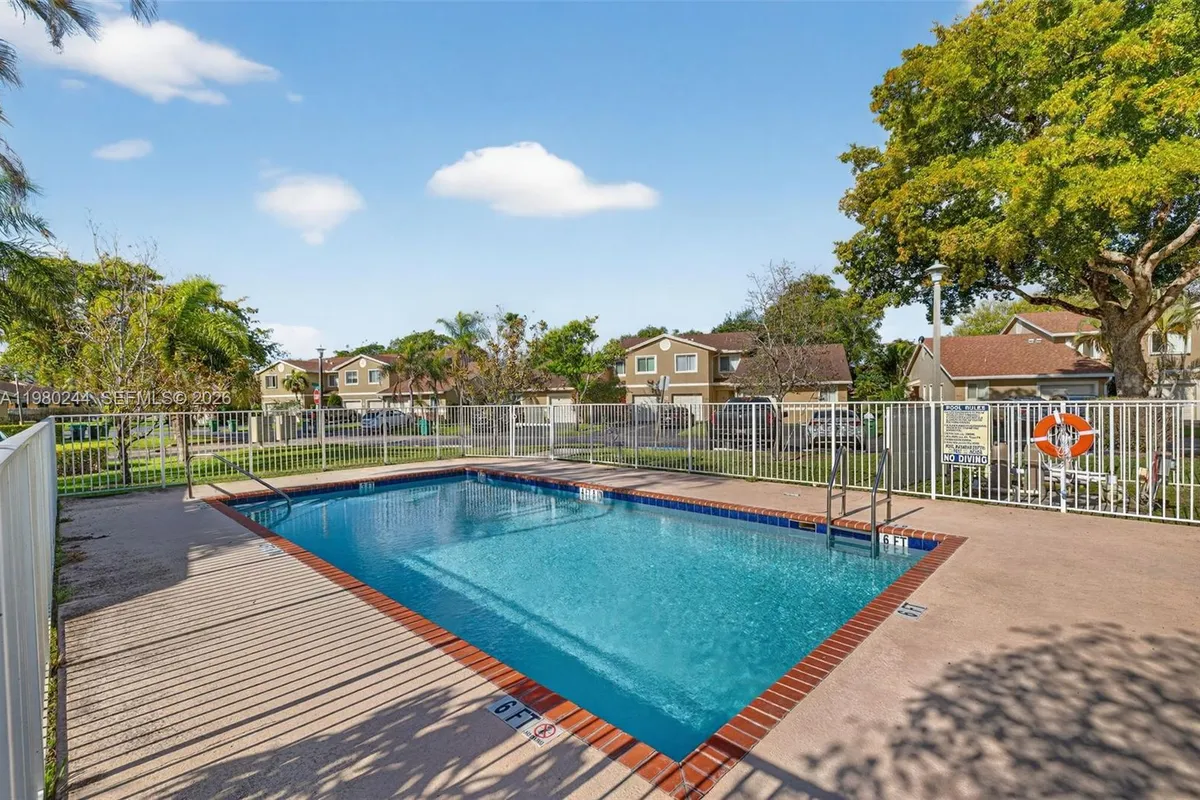 5843 Woodlands Blvd, Tamarac FL 33319