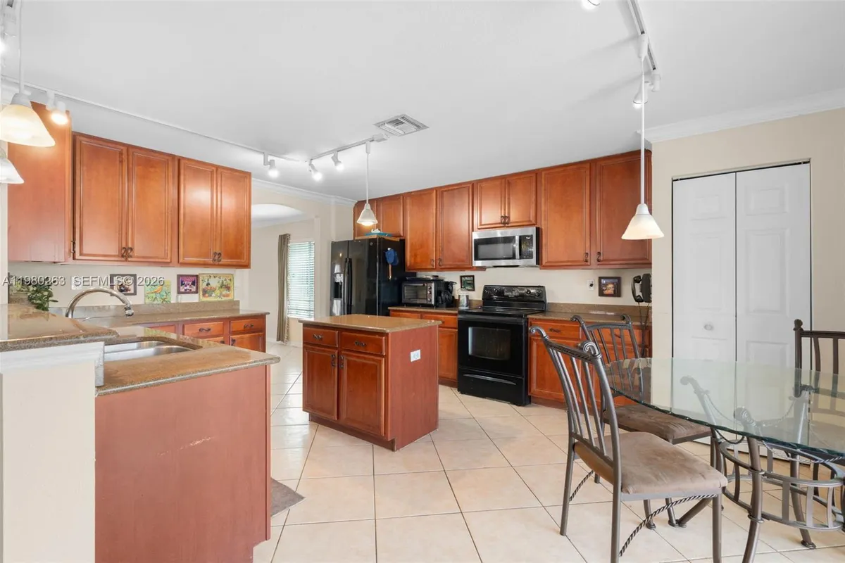 4628 SW 129th Ave, Miramar FL 33027