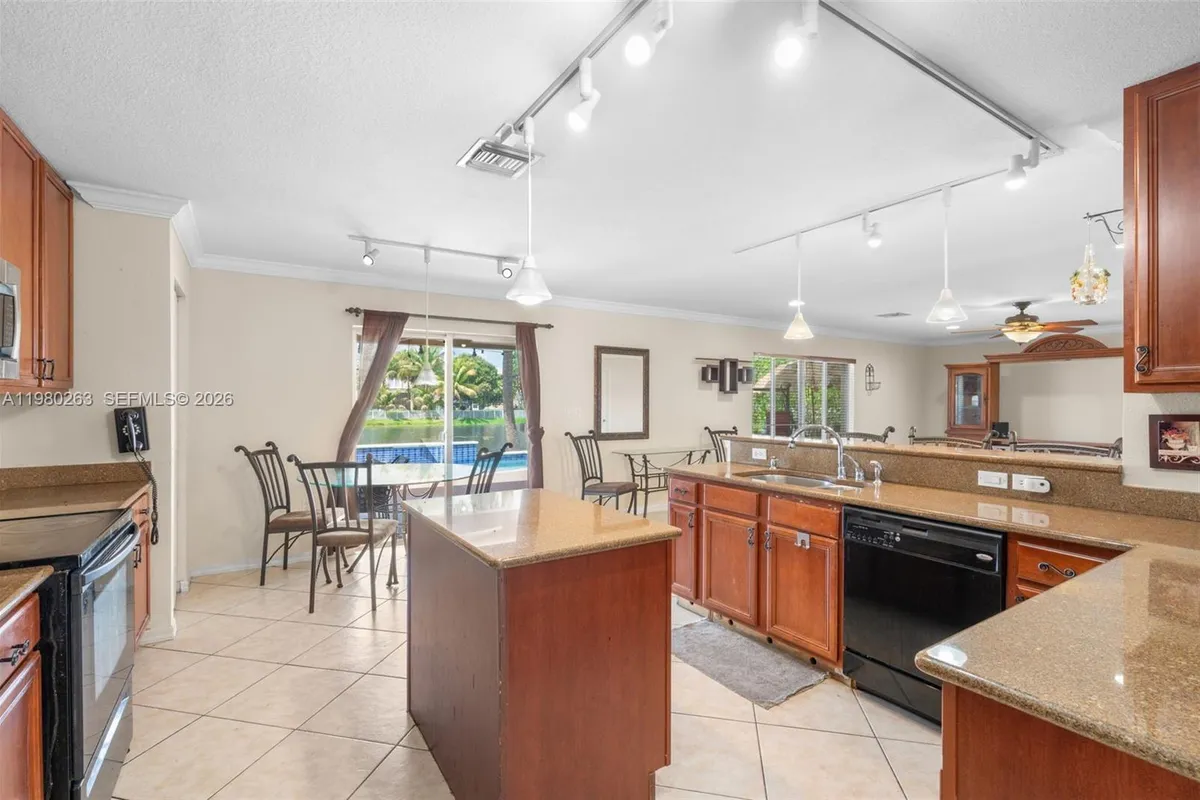 4628 SW 129th Ave, Miramar FL 33027