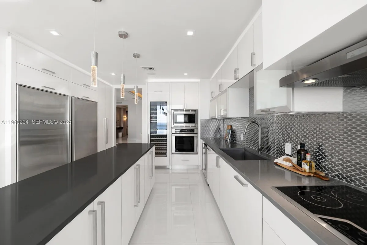 5959 Collins Ave # 1606, Miami Beach FL 33140