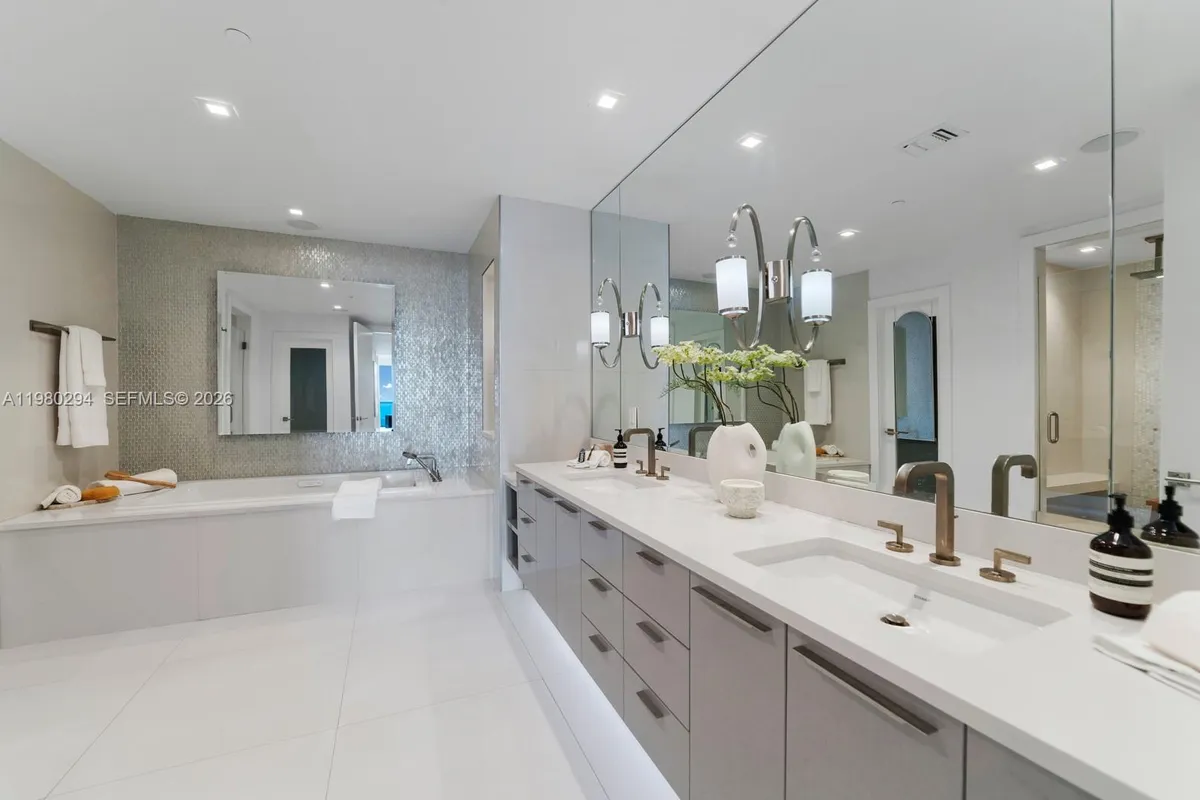 5959 Collins Ave # 1606, Miami Beach FL 33140