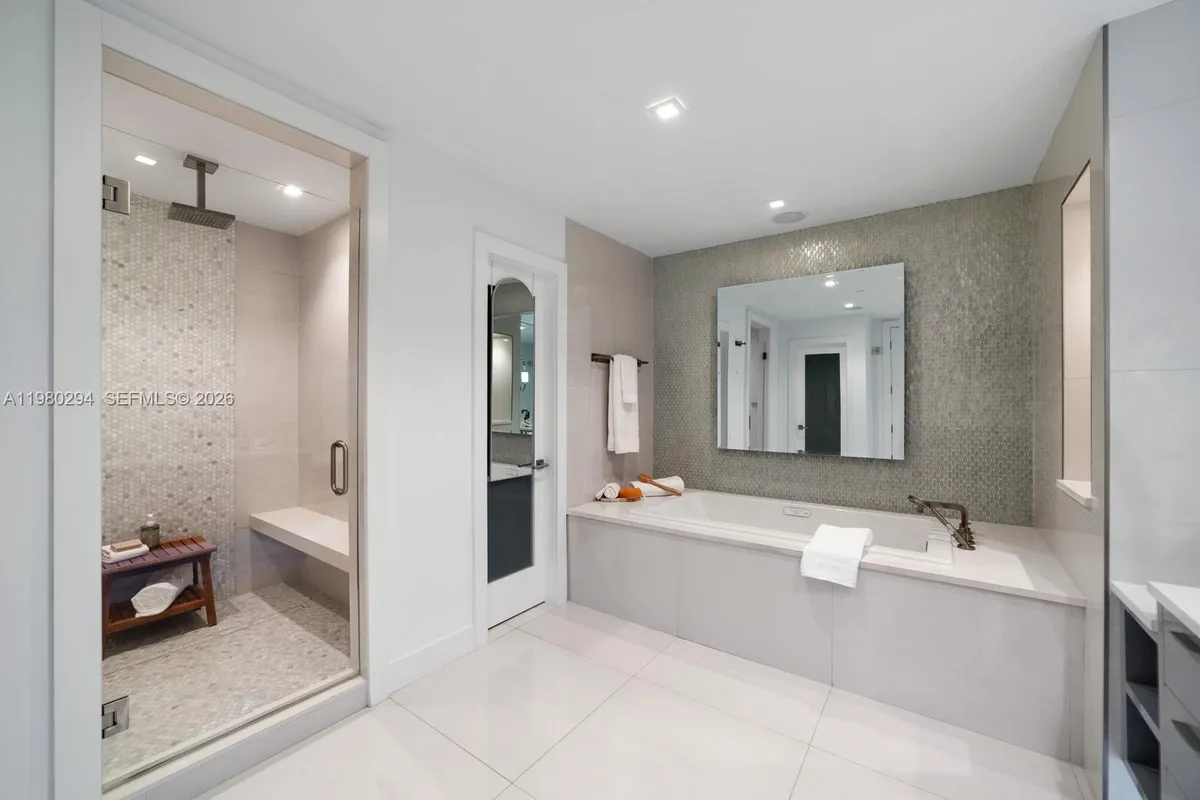 5959 Collins Ave # 1606, Miami Beach FL 33140