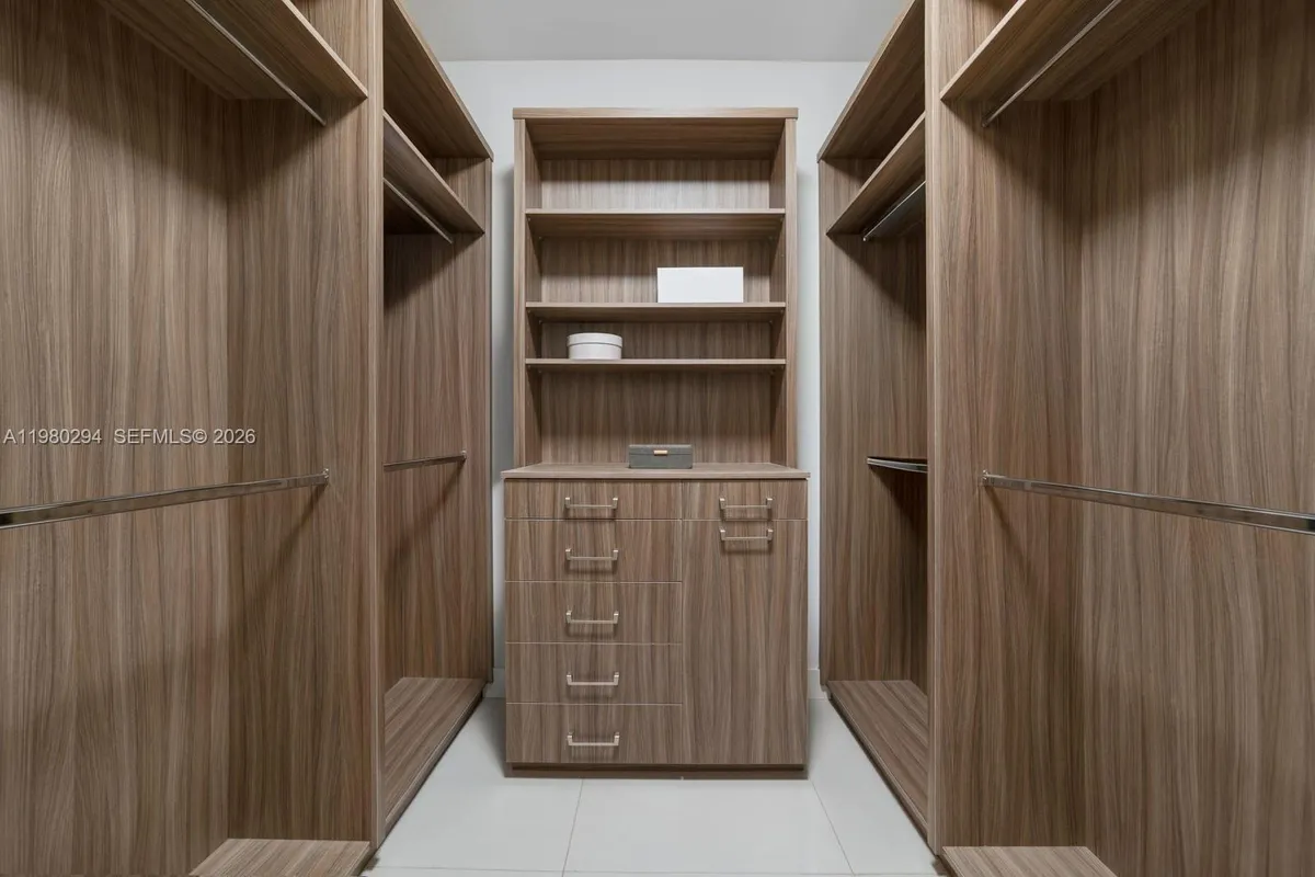 5959 Collins Ave # 1606, Miami Beach FL 33140