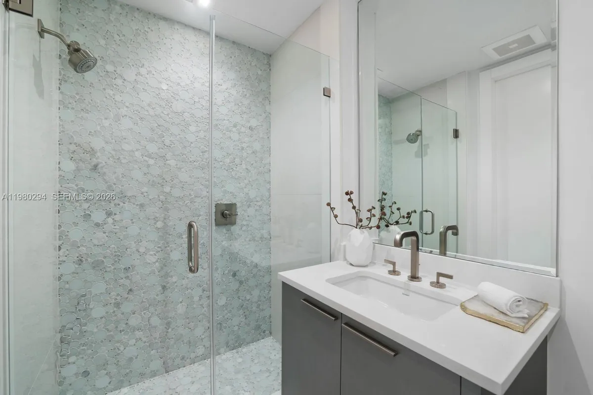 5959 Collins Ave # 1606, Miami Beach FL 33140