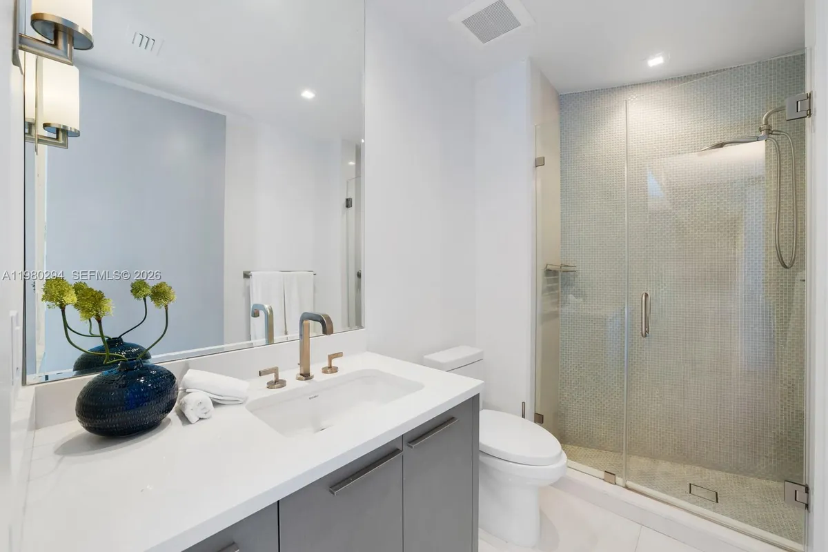 5959 Collins Ave # 1606, Miami Beach FL 33140