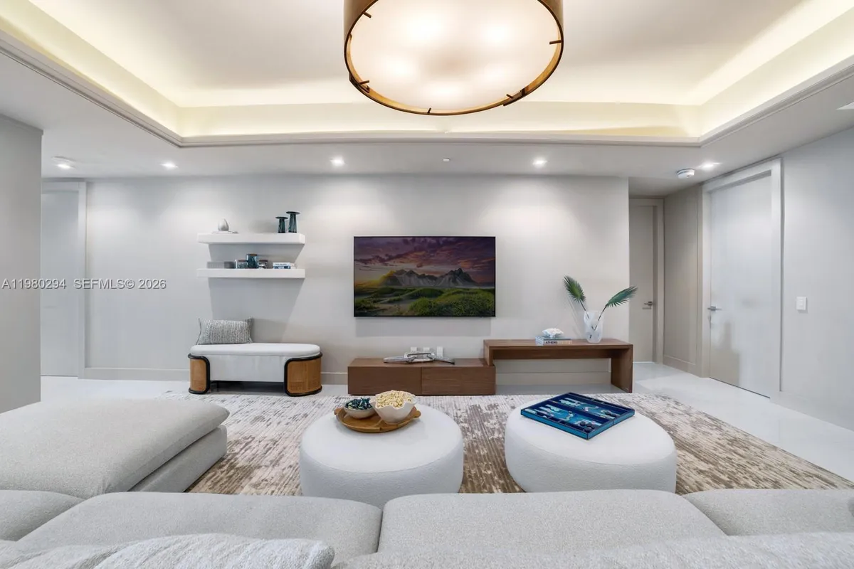 5959 Collins Ave # 1606, Miami Beach FL 33140