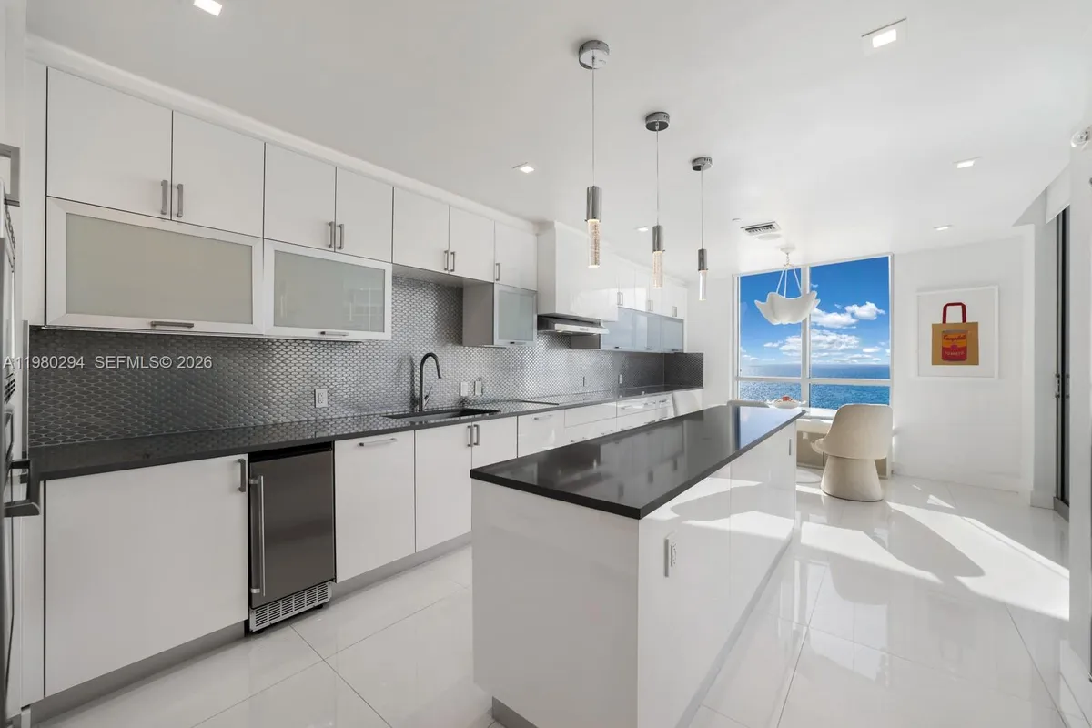 5959 Collins Ave # 1606, Miami Beach FL 33140