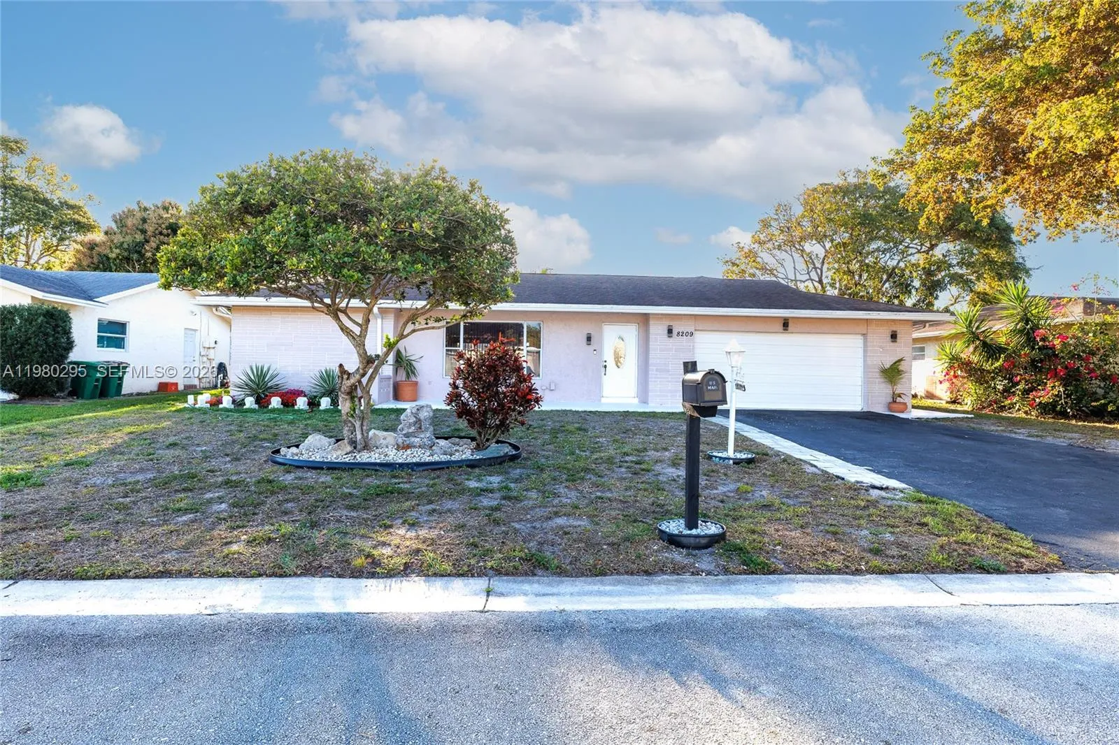 8209 NW 91st Ave, Tamarac FL 33321