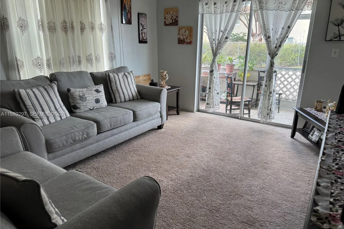 6507 Winfield Blvd, Margate FL 33063