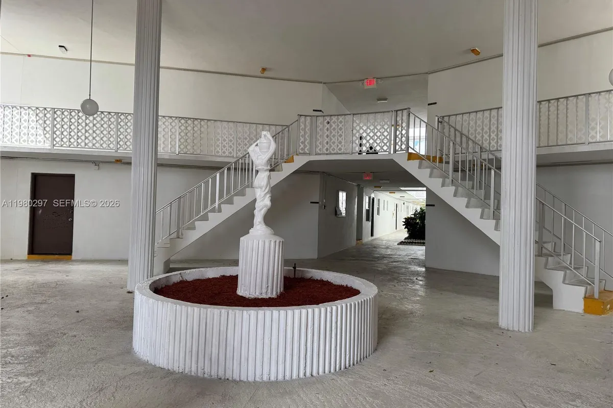 6507 Winfield Blvd, Margate FL 33063