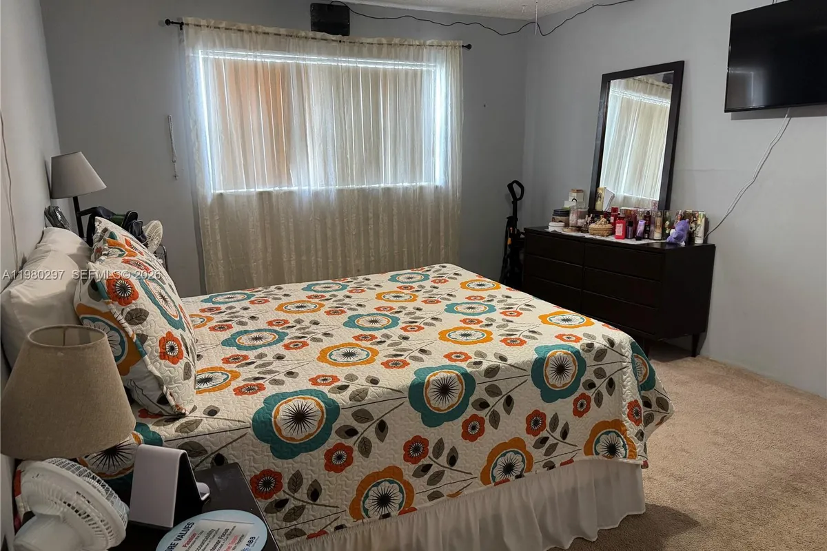 6507 Winfield Blvd, Margate FL 33063