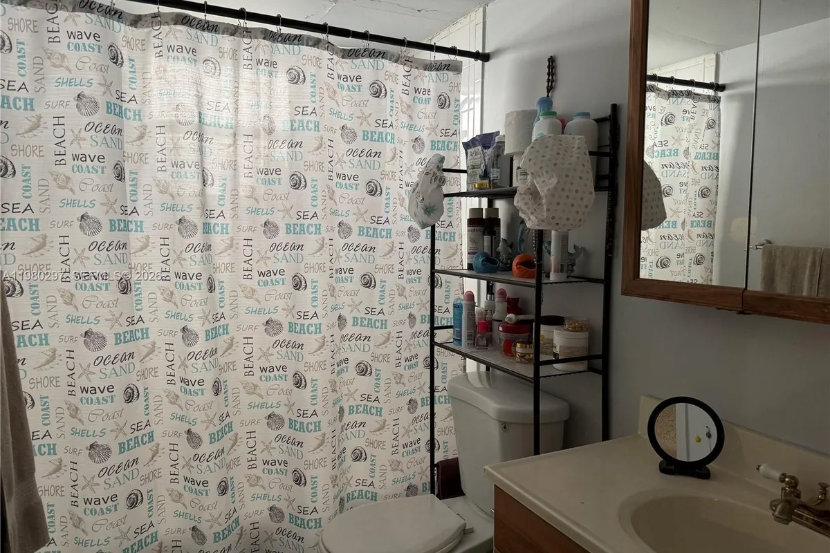 6507 Winfield Blvd, Margate FL 33063