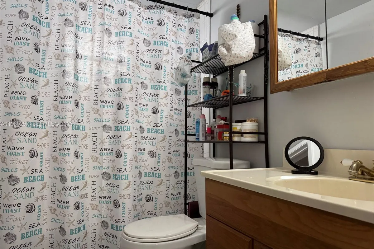 6507 Winfield Blvd, Margate FL 33063