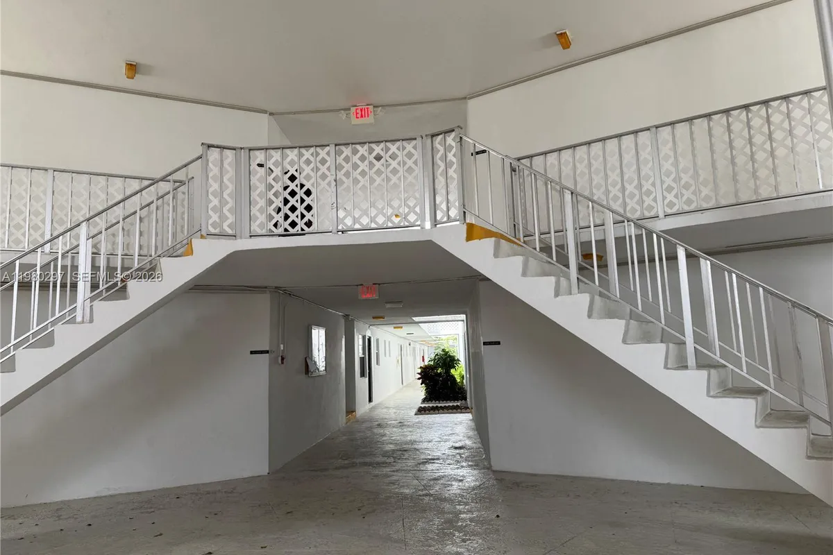 6507 Winfield Blvd, Margate FL 33063