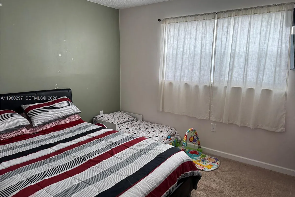 6507 Winfield Blvd, Margate FL 33063