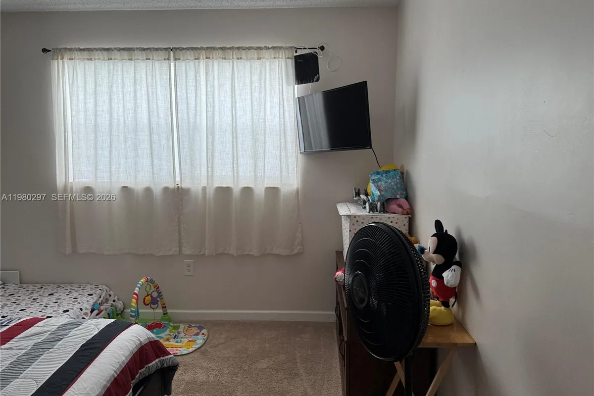 6507 Winfield Blvd, Margate FL 33063