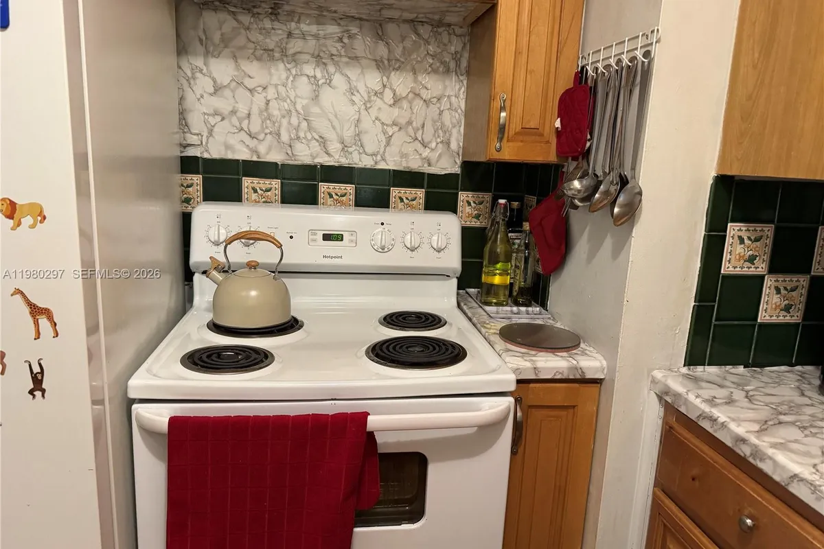 6507 Winfield Blvd, Margate FL 33063