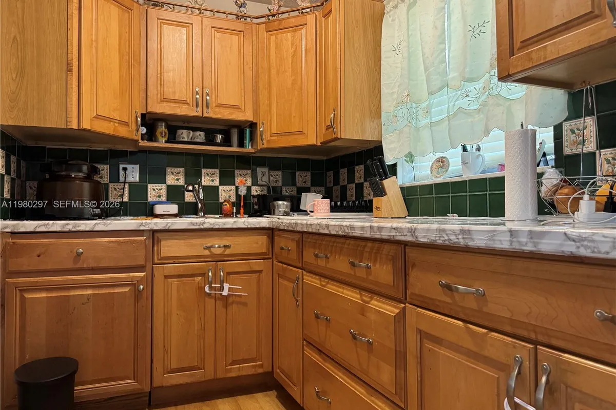 6507 Winfield Blvd, Margate FL 33063