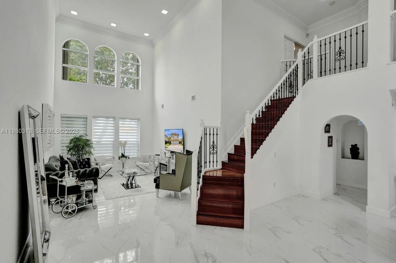 11008 NW 73rd St, Doral FL 33178