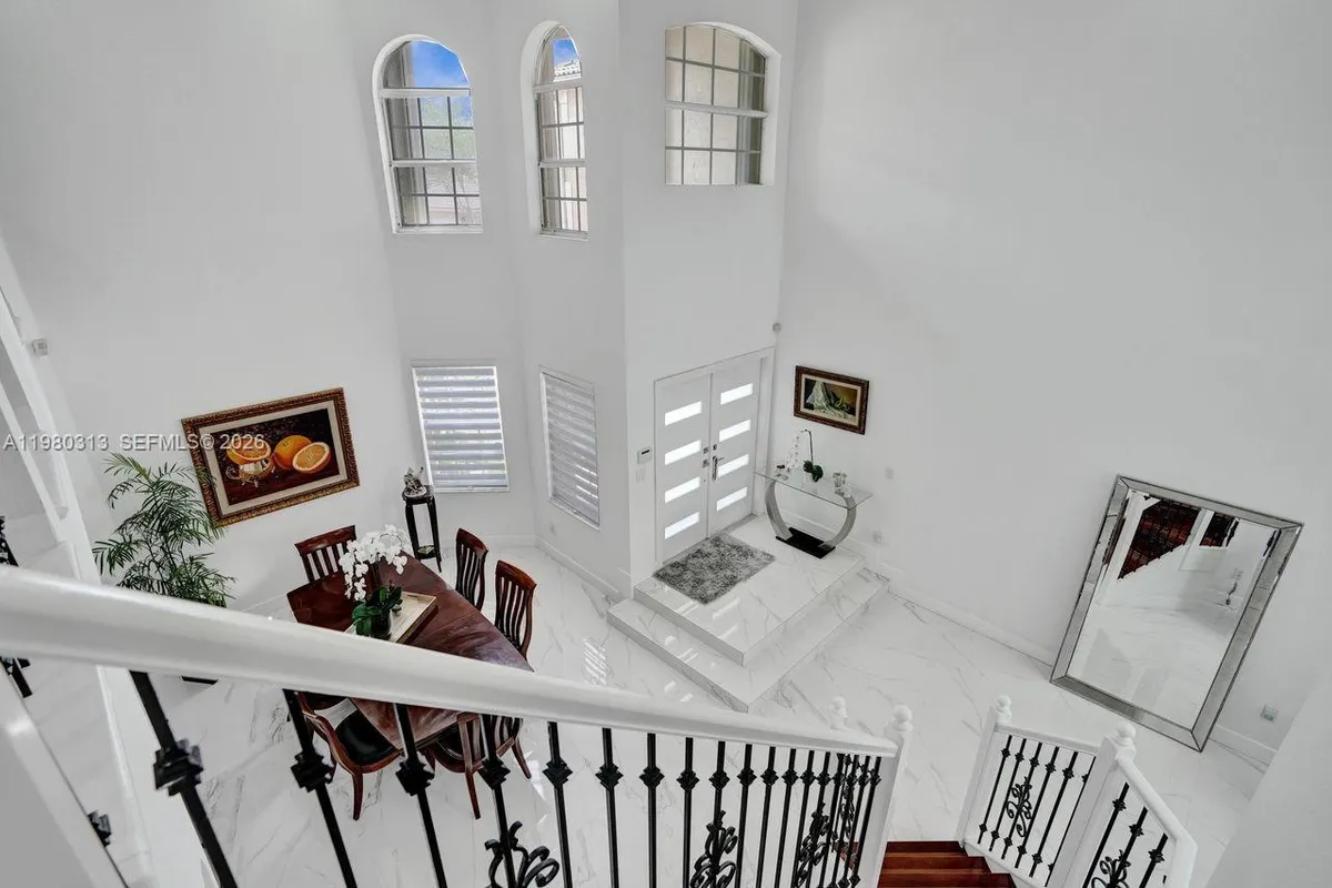 11008 NW 73rd St, Doral FL 33178