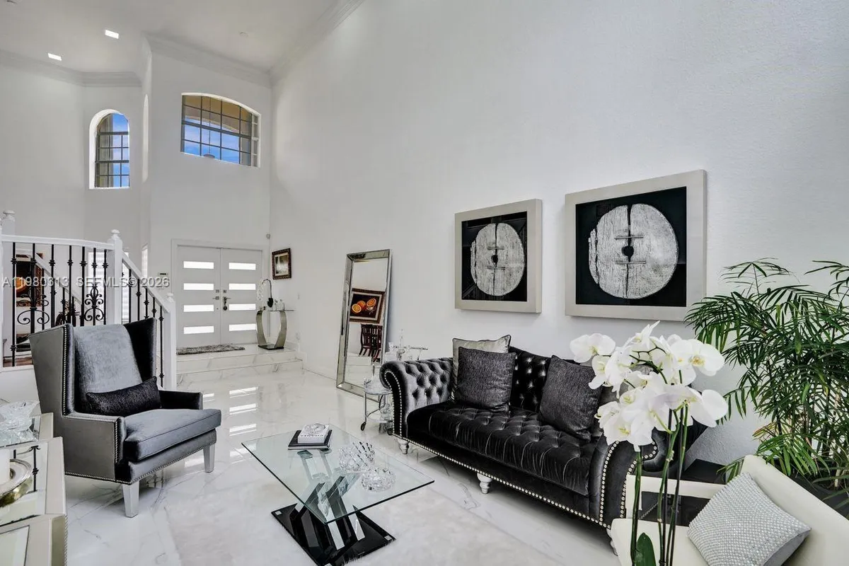 11008 NW 73rd St, Doral FL 33178