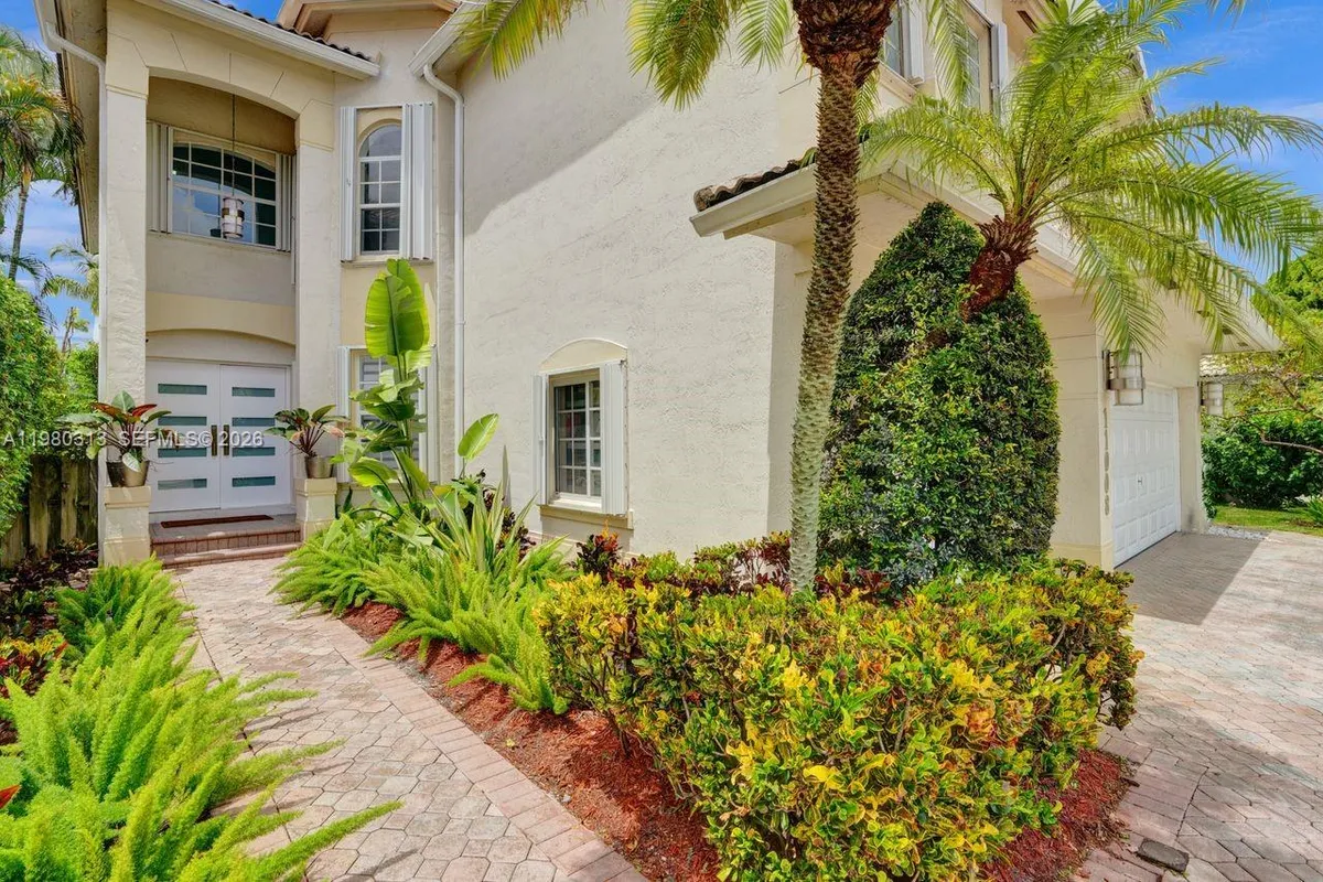 11008 NW 73rd St, Doral FL 33178