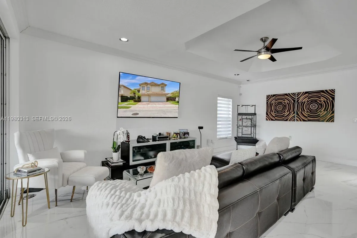 11008 NW 73rd St, Doral FL 33178