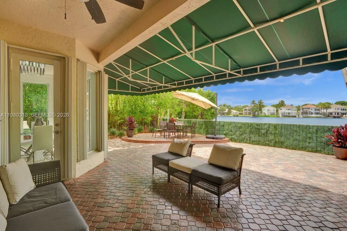 11008 NW 73rd St, Doral FL 33178