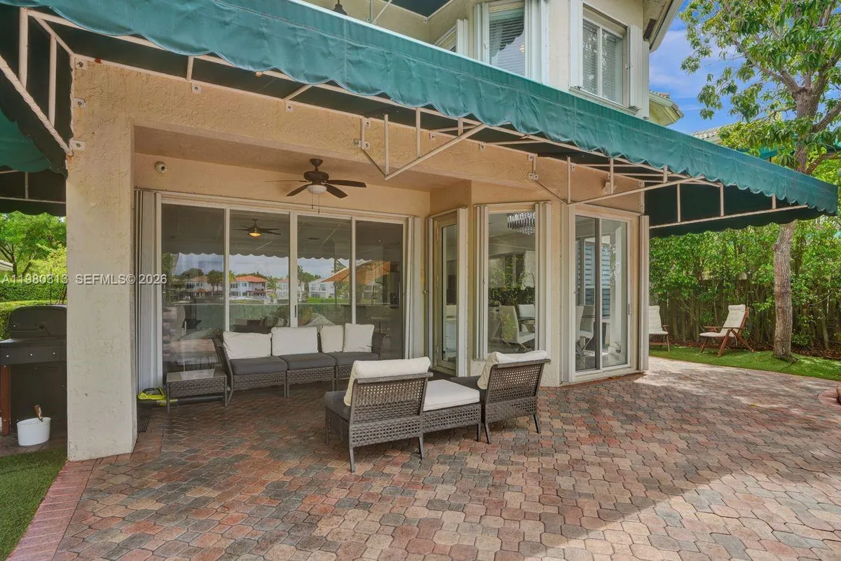 11008 NW 73rd St, Doral FL 33178