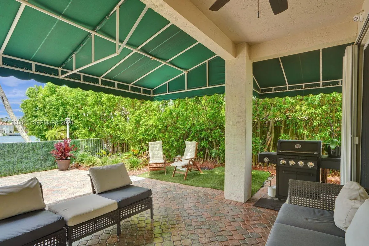 11008 NW 73rd St, Doral FL 33178