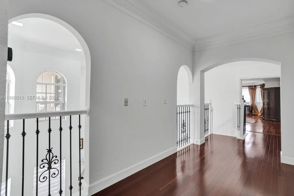 11008 NW 73rd St, Doral FL 33178