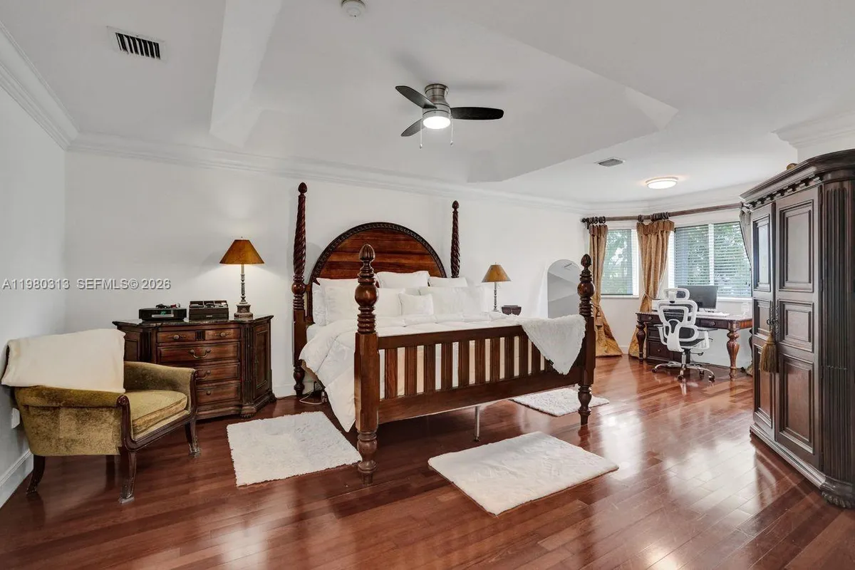 11008 NW 73rd St, Doral FL 33178